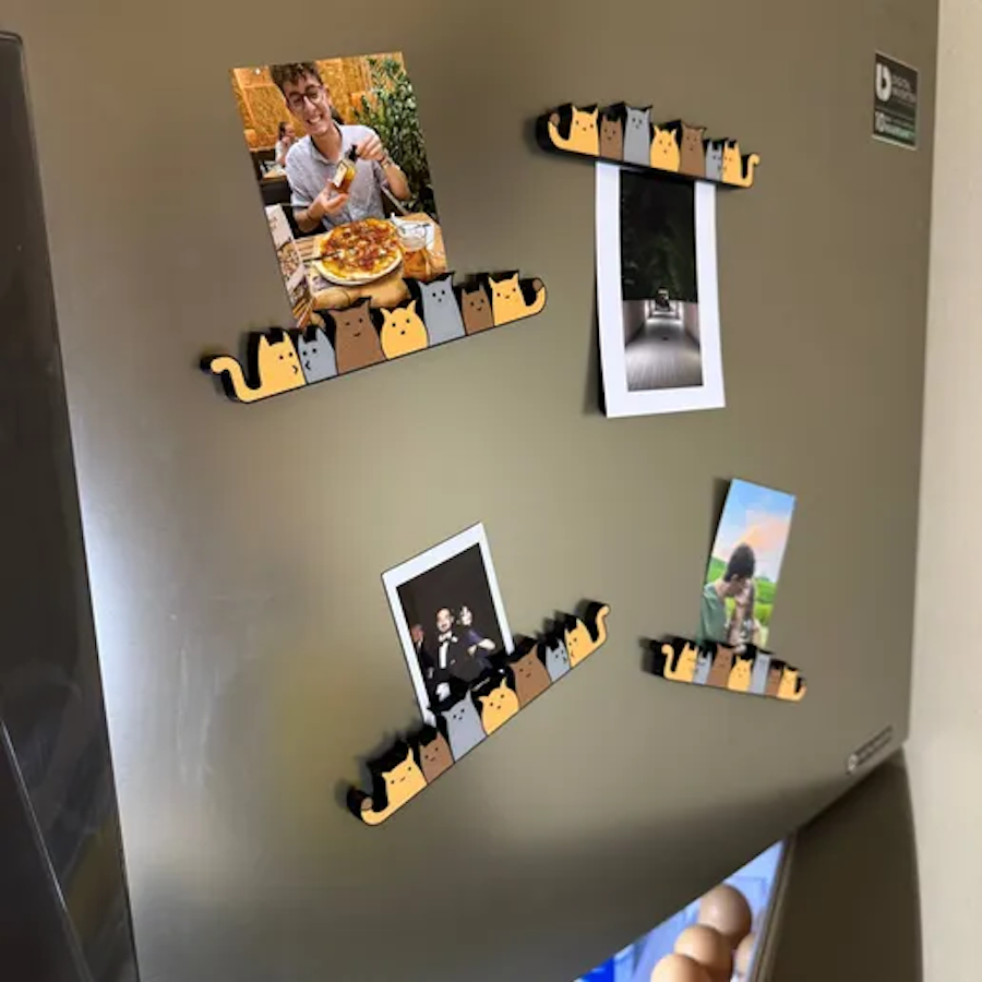 Helpful Kitty Magnet